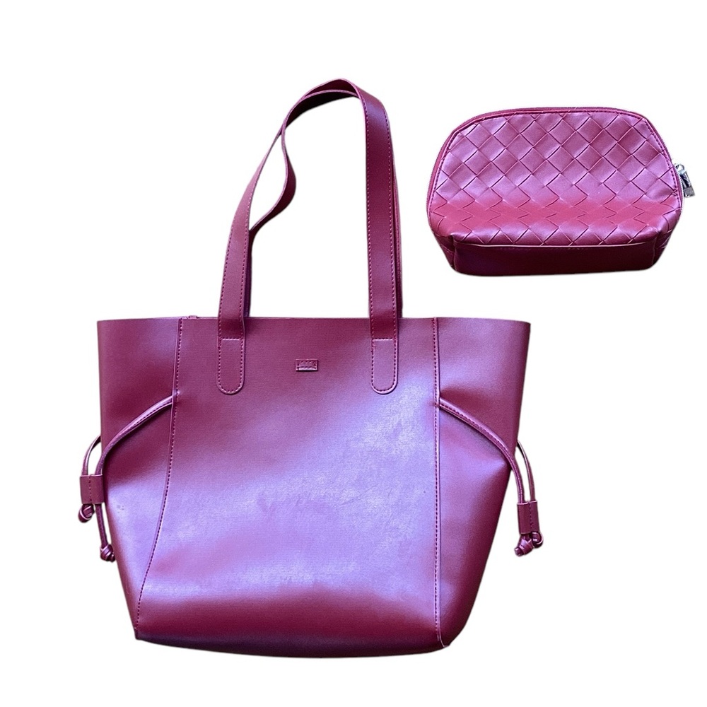 Neiman Marcus Tote and Makeup bag set in faux leather